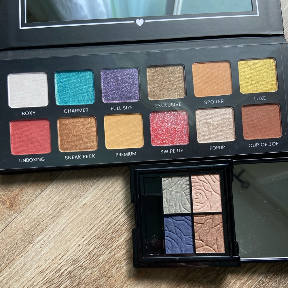 Eyeshadow Bundle + Lashes - Picture 4 of 7